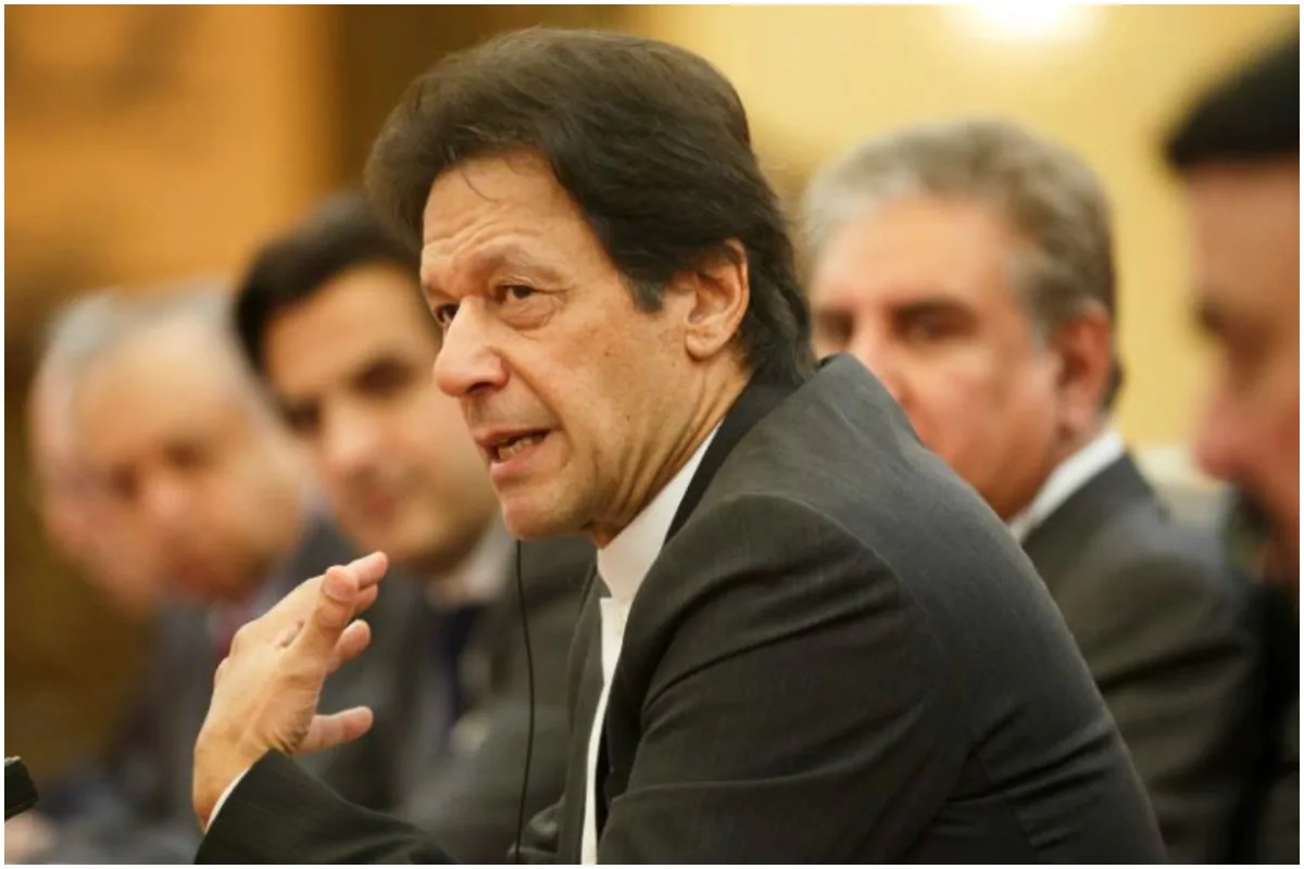 संतापजनक! 'बुरखा घाला, म्हणजे बलात्कार होणार नाहीत'; पाक पंतप्रधानांच्या अजब सल्ल्याने सोशल मीडिया पेटला