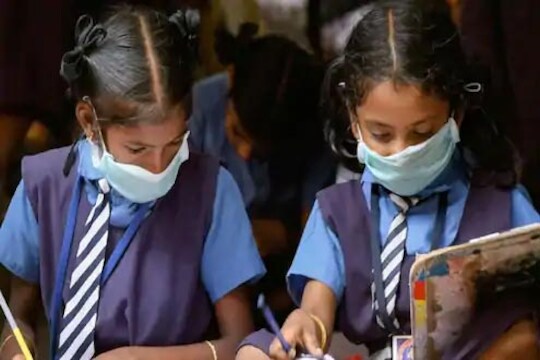 मुलींच्या शिक्षणासाठी 'या' राज्य सरकारचा अनोखा उपक्रम, दररोज मिळणार 100 रुपये