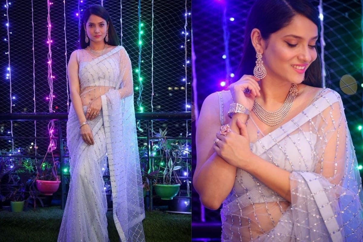 दिवाळीनमित्त अभिनेत्री अंकिता लोखंडेने (Ankita Lokhande) सोशल मीडियावर ट्रेडिशनल लूकमधले फोटो शेअर केले आहेत. तिच्या या फोटोंना अनेक सुंदर कॉमेंट्स येत आहेत. दिवाळीनमित्त अभिनेत्री अंकिता लोखंडेने (Ankita Lokhande) सोशल मीडियावर ट्रेडिशनल लूकमधले फोटो शेअर केले आहेत. तिच्या या फोटोंना अनेक सुंदर कॉमेंट्स येत आहेत.