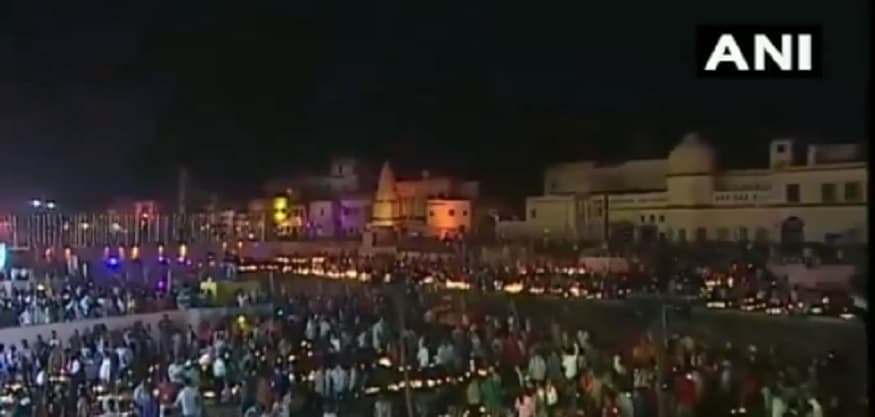 रामजन्मभूमीवरच्या राम मंदिराच्या भूमिपूजनानंतर अयोध्या आता मोठं पर्यटन केंद्र होण्याच्या वाटेवर आहे आणि शुक्रवारचा दीपोत्सव त्याचंच द्योतक ठरला. रामजन्मभूमीवरच्या राम मंदिराच्या भूमिपूजनानंतर अयोध्या आता मोठं पर्यटन केंद्र होण्याच्या वाटेवर आहे आणि शुक्रवारचा दीपोत्सव त्याचंच द्योतक ठरला.