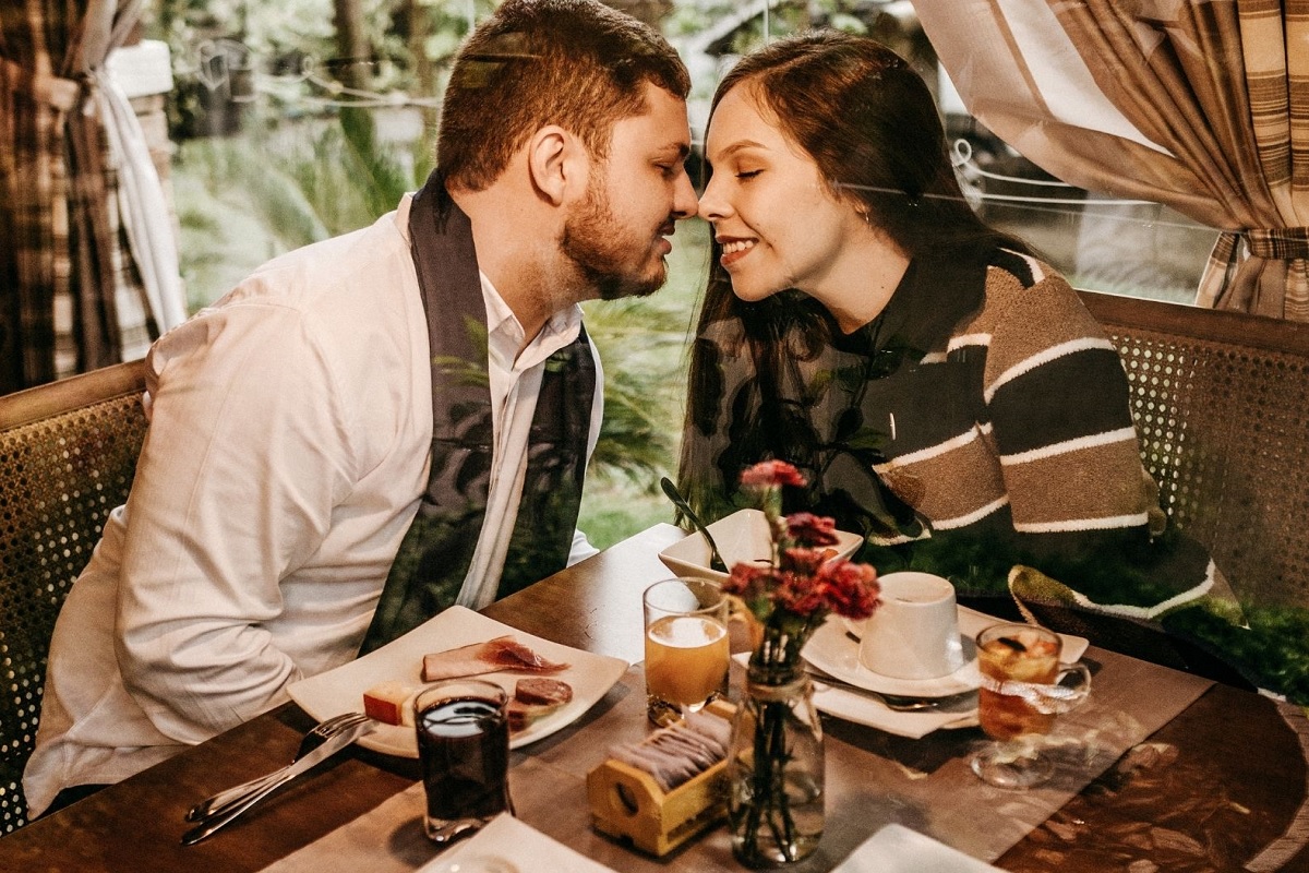 बर्याचदा त्या स्वत:पेक्षा कुटूंबातल्या सदस्यांची जास्त काळजी घेतात. आता लग्न झालंय त्यामुळे, सुंदर दिसण्याची किंवा फिटनेसची काय गरज? असा विचार त्या करतात.