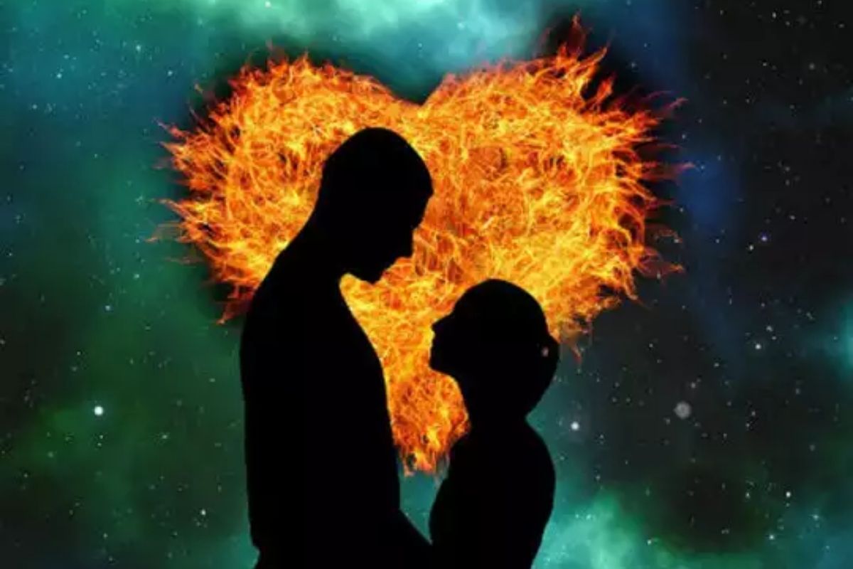 शाळेच्या मुख्याध्यापकांसोबत love..Sex आणि धोका; कोल्डड्रिंकमध्ये नशेचं औषध देऊन केलं...