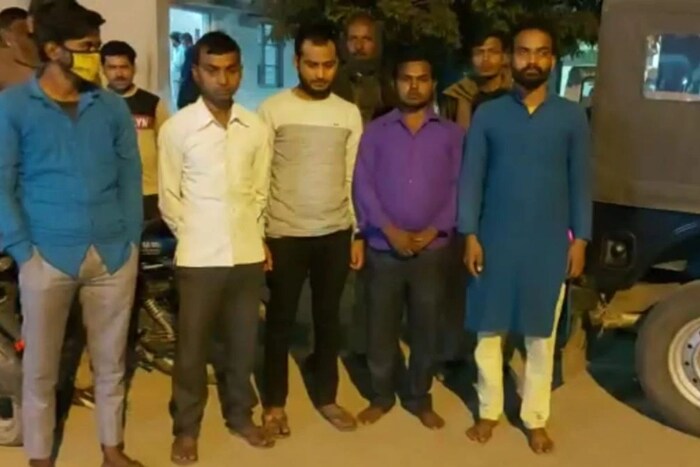 सीओ सिटी यांनी सांगितले की, आरोपी सेक्स रेकॅट संचालिका सरोजनी पंचायती राज विभागात सफाई कर्मचाऱ्याच्या पदावर तैनात आहे. यापूर्वीही ती सेक्स रॅकेट चालविण्याच्या आरोपाखाली तुरुंगात गेली आहे. 