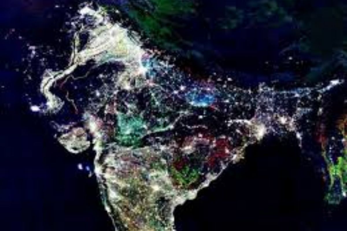 दिवाळीच्या दिवसात खरंच असा दिसतो भारत? NASA च्या फोटोमागील काय आहे सत्य
