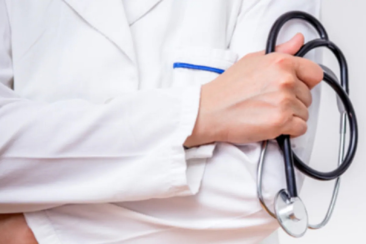 बापरे! 5 वर्षांच्या चिमुकल्याच्या पोटातून काढली 3 फूट लांब गाठ; पाहून डॉक्टरही हैराण