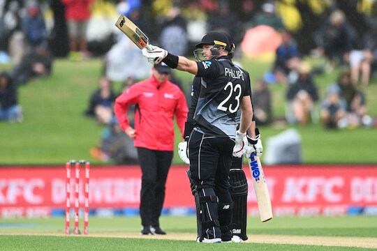NZ vs WI : न्यूझीलंडच्या ग्लेन फिलिप्सचा विक्रम, फक्त एवढ्या बॉलमध्ये ठोकलं शतक