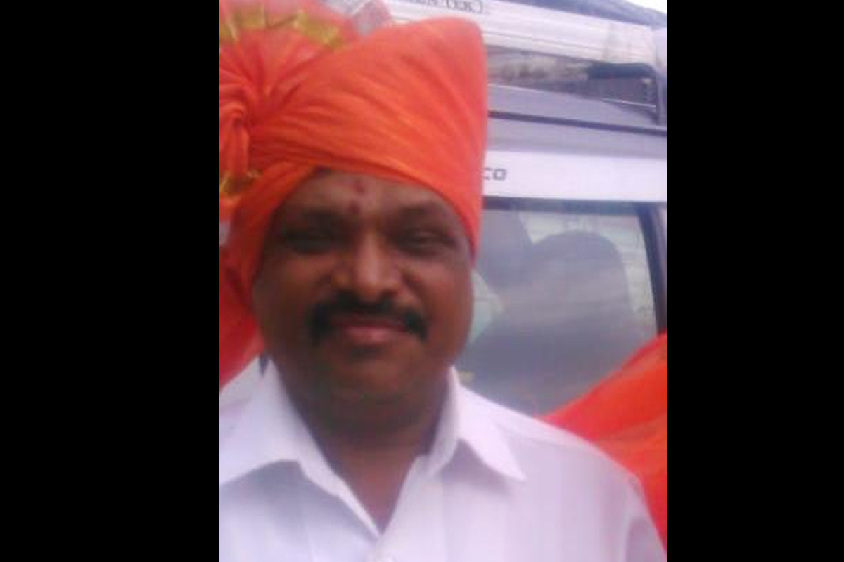 पुणे हादरलं, भर चौकात भावानेच भावाला ट्रॅक्टरखाली चिरडलं