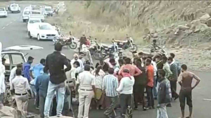 नीतूचे वडील अजब सिंह चौहान हेदेखील इंदूरचे राहणारे आहेत. त्यांनी सांगितले की, मुलीचा प्रेमविवाह झाला होता. विकास काय काम करतो याबद्दल माहीत नाही. मुलीच्या अपघाताची माहिती मिळता ते घटनास्थळी आले. पोलिसांनी सांगितले की, नीतूचा पती विकास एका खासगी कंपनीते काम करतो. 