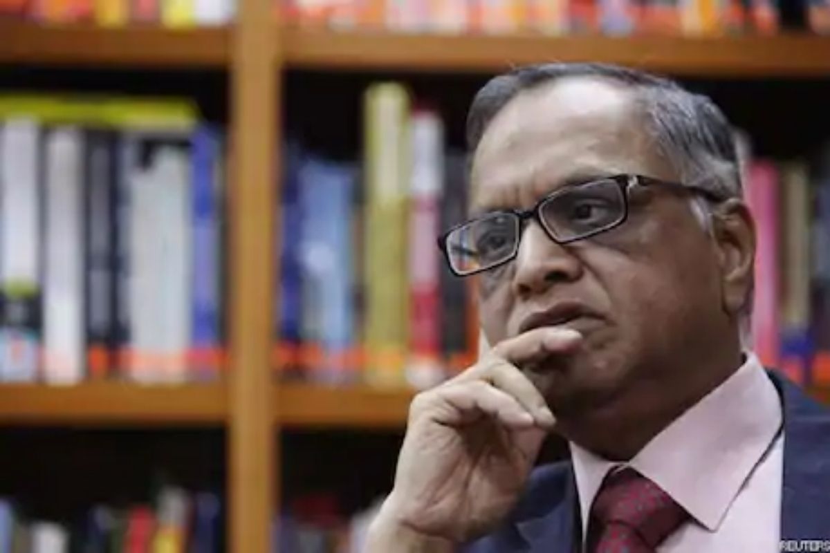 'देशातील सर्व नागरिकांना Covid -19 ची लस मोफत द्या'; नारायण मूर्तींनी सुचवला उपाय