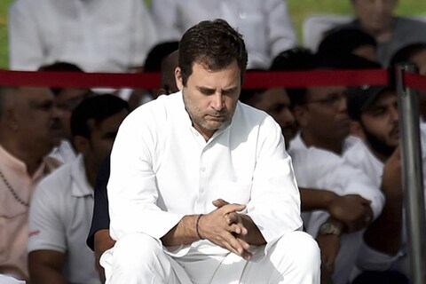 पश्चिम बंगालमध्ये आणखी तीन टप्प्यातील मतदान शिल्लक आहे. त्यामुळं याठिकाणी सध्या प्रचारानं वेग पकडल्याचं पाहायला मिळालं आहे. 114 मतदारसंघांमध्ये अजून याठिकाणी मतदान व्हायचं आहे.