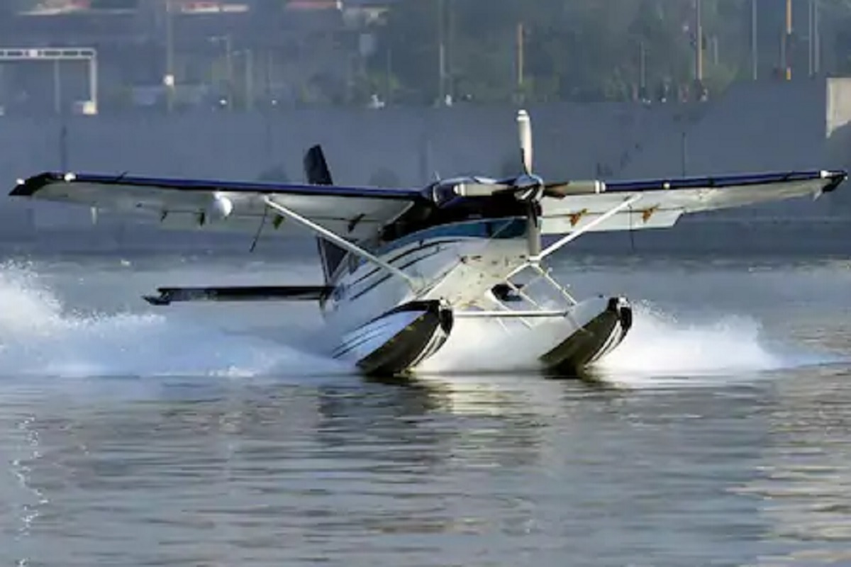भारतातील पहिली सी प्लेन सेवा; जाणून घ्या किती seaplane चं भाडं