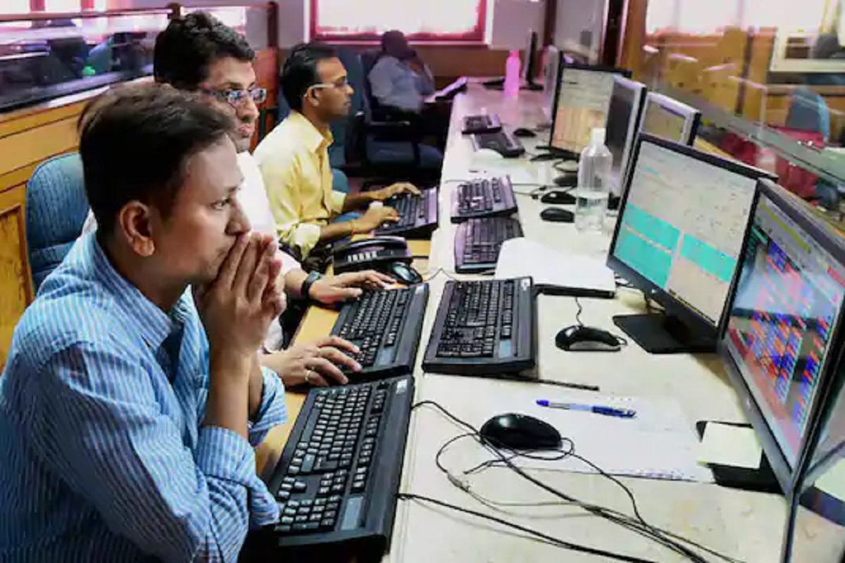 दिवाळीआधी शेअर बाजारात मोठी उसळी, अवघ्या काही मिनिटांत गुंतवणूकदारांनी कमवले 2 लाख कोटी