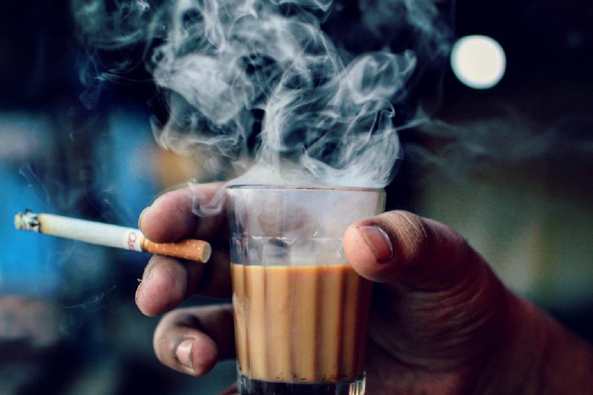 धुम्रपानामुळे केवळ आरोग्याबाबतच नाही तर विमा मिळण्यातही अडचणी, निवडा अशाप्रकारची योजना