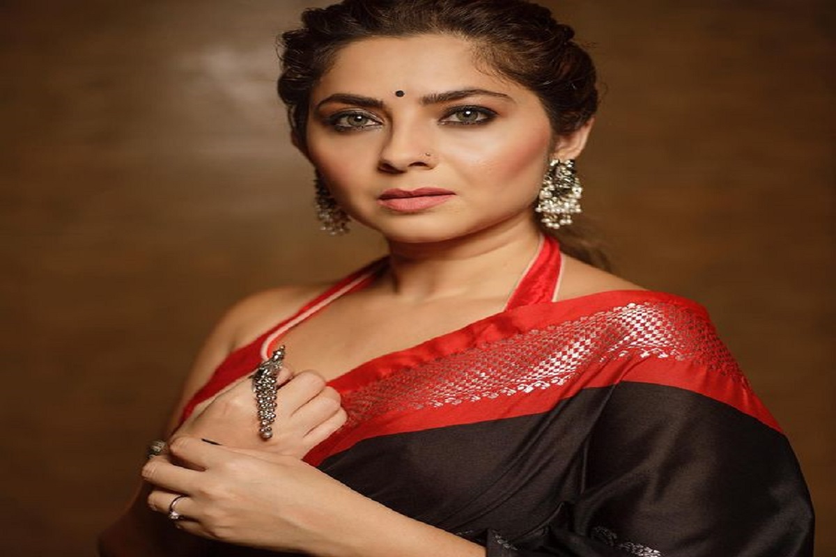 मातृभाषेसाठी महाराष्ट्राच्या अप्सरेची धडपड; सोनाली कुलकर्णीने घेतला मोठा निर्णय