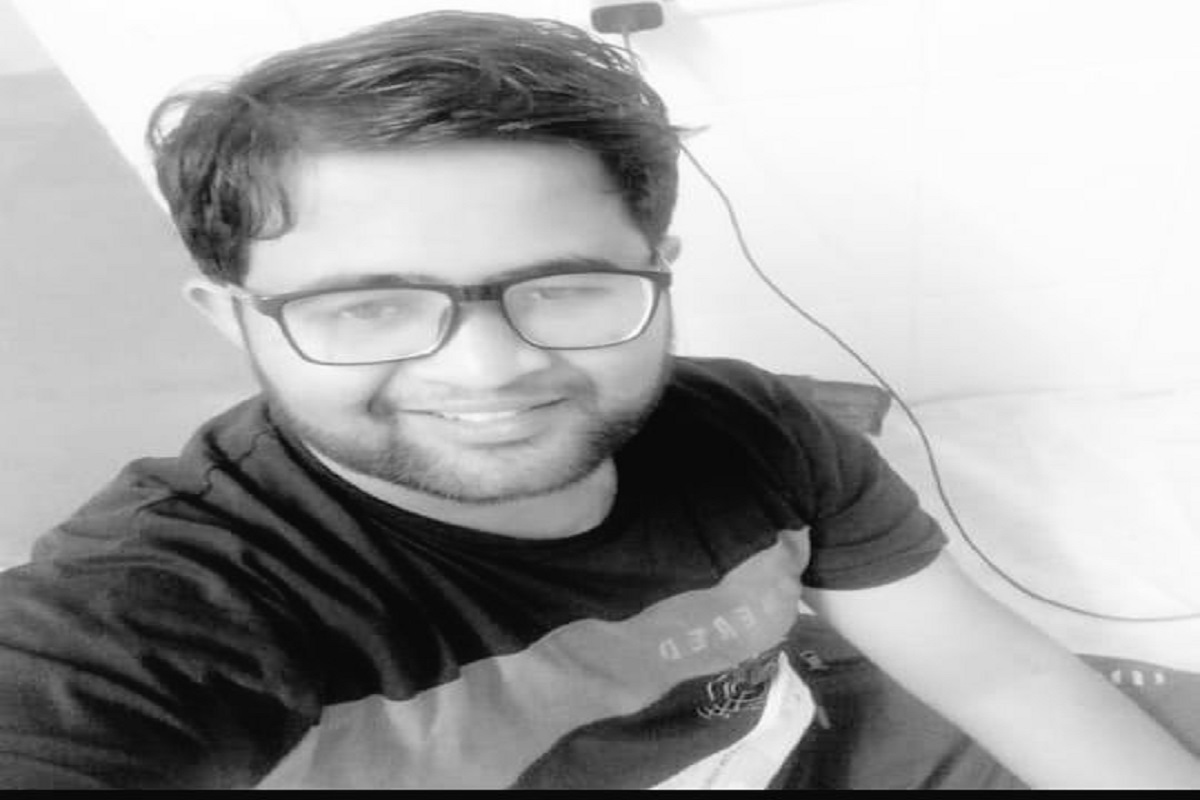 कोरोनापासून कित्येकांना वाचवलं स्वत: मात्र लढाई हरला; 26 वर्षांच्या corona warrior डॉक्टरनं जीव गमावला