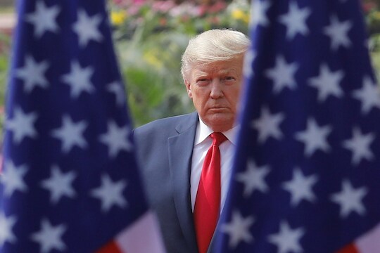 जो बायडन विजयी झाले तरीही ट्रम्प राष्ट्राध्यक्षपदावर कायम राहणार? US च्या संविधानात काय आहेत नियम