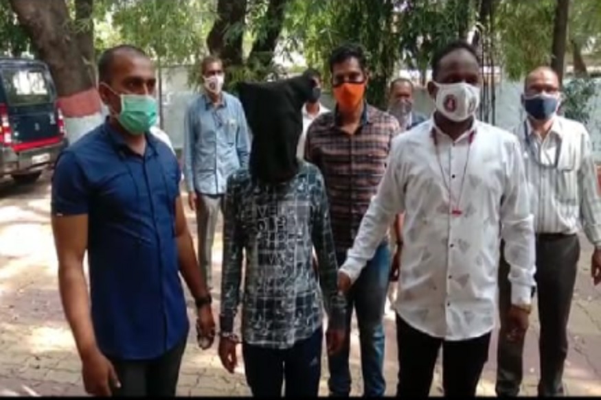 पुण्यात मिठाईचं दुकान उचकटून चोरी करणाऱ्या झुरळ्याला पोलिसांनी केलं थेट गजाआड