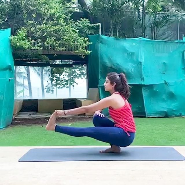 शिल्पा शेट्टी एक उत्तम अभिनेत्री तर आहेच आता ती उद्योजिकाही बनली आहे. तसंच ती फिटनेसच्या बाबतीतही अतिशय जागृक असते. शिल्पा शेट्टी एक उत्तम अभिनेत्री तर आहेच आता ती उद्योजिकाही बनली आहे. तसंच ती फिटनेसच्या बाबतीतही अतिशय जागृक असते.