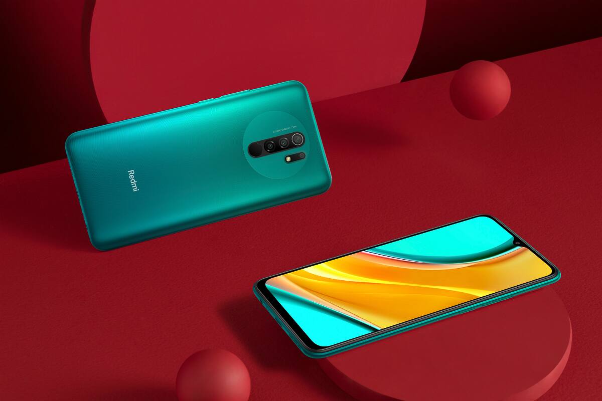 Xiaomi Redmi 9: रेडमी 9 च्या 4 जीबी+ 64जीबी वेरियंटची किंमत 8999 रुपये आहे. तर 4जीबी रॅम आणि 128 जीबी स्टोरेज क्षमतेचा असून वेरियंटची किंमत 9999 रुपये आहे. Redmi 9 कार्बन ब्लॅक, स्काय ब्लू आणि स्पोर्टी आरेंज या तीन रंगांमध्ये उपलब्ध आहे. रेडमी 9 मध्ये 6.53 इंचाचा एचडी+डिस्प्ले, मिडीयाटेक HelioG35 प्रोसेसर आहे. या स्मार्टफोनमध्ये 13 मेगापिक्सल आणि 2 मेगापिक्सल सेंसरसह एक ड्युअल कॅमेरा सेटअप आहे. यात सेल्फीसाठी 5 मेगापिक्सलचा कॅमेरा देण्यात आला आहे. रेडमी 9 मध्ये 10W फास्ट चार्जिंग सपोर्टसह 5000mAhची बॅटरी आहे. Xiaomi Redmi 9: रेडमी 9 च्या 4 जीबी+ 64जीबी वेरियंटची किंमत 8999 रुपये आहे. तर 4जीबी रॅम आणि 128 जीबी स्टोरेज क्षमतेचा असून वेरियंटची किंमत 9999 रुपये आहे. Redmi 9 कार्बन ब्लॅक, स्काय ब्लू आणि स्पोर्टी आरेंज या तीन रंगांमध्ये उपलब्ध आहे. रेडमी 9 मध्ये 6.53 इंचाचा एचडी+डिस्प्ले, मिडीयाटेक HelioG35 प्रोसेसर आहे. या स्मार्टफोनमध्ये 13 मेगापिक्सल आणि 2 मेगापिक्सल सेंसरसह एक ड्युअल कॅमेरा सेटअप आहे. यात सेल्फीसाठी 5 मेगापिक्सलचा कॅमेरा देण्यात आला आहे. रेडमी 9 मध्ये 10W फास्ट चार्जिंग सपोर्टसह 5000mAhची बॅटरी आहे.