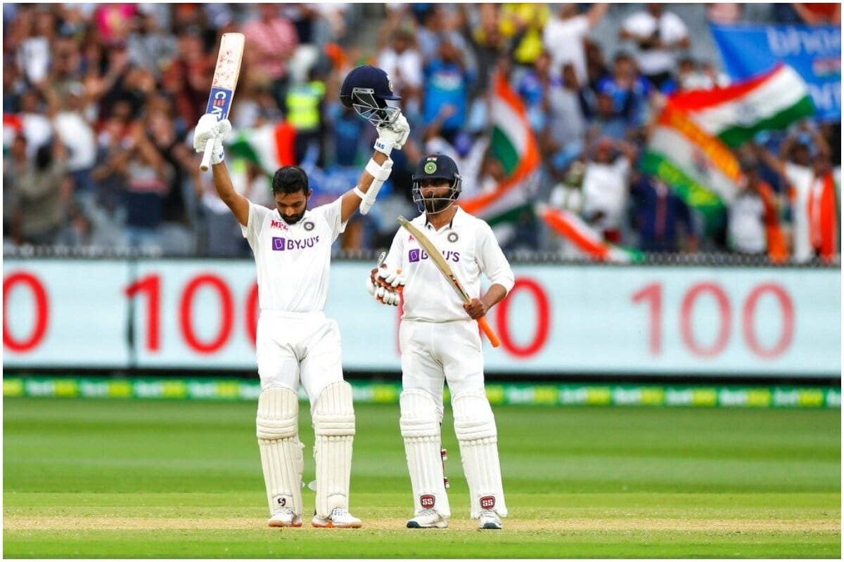 ऑस्ट्रेलियाविरुद्धच्या पहिल्या टेस्टनंतर टीम इंडियाचा कर्णधार विराट कोहली पितृत्वाच्या रजेवर गेला. त्यामुळे अजिंक्य रहाणेकडे टीमचं नेतृत्व देण्यात आलं. यानंतर बॉक्सिंग डे टेस्टमध्ये भारताचा दणदणीत विजय झाला. याचसोबत रहाणेने त्याच्या नावावर खास रेकॉर्ड केला. (PIC: AP) ऑस्ट्रेलियाविरुद्धच्या पहिल्या टेस्टनंतर टीम इंडियाचा कर्णधार विराट कोहली पितृत्वाच्या रजेवर गेला. त्यामुळे अजिंक्य रहाणेकडे टीमचं नेतृत्व देण्यात आलं. यानंतर बॉक्सिंग डे टेस्टमध्ये भारताचा दणदणीत विजय झाला. याचसोबत रहाणेने त्याच्या नावावर खास रेकॉर्ड केला. (PIC: AP)