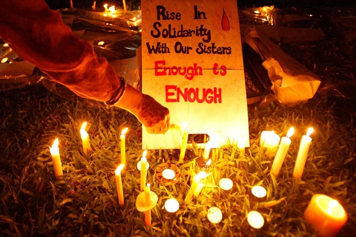 मोठी बातमी! महिलांच्या सुरक्षेसाठी ठाकरे सरकारकडून 'दिशा कायदा' मंजूर; 21 दिवसात आरोपीला फाशीची शिक्षा