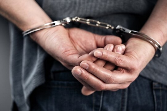 रिक्षाचं भाडं मागणं पडलं महागात; प्रवाशाने चालकाच्या डोक्यात दगड घालून केली हत्या