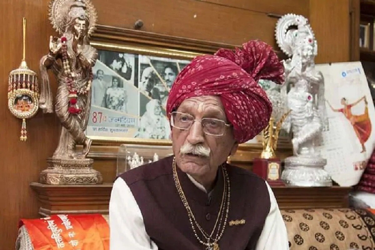 एमडीएचची सुरुवात छोट्या स्तरपासून झाली असली तरी कंपनीचा आजचा व्याप प्रचंड मोठा आहे. देशातल्या मसाला बाजारात कंपनीचा वाटा 12 टक्के आहे. कंपनी 62 प्रकारची उत्पादनं तयार करते. ही सर्व उत्पादनं 150 पॉकेट्समध्ये उपलब्ध आहेत. एमडीएचची सुरुवात छोट्या स्तरपासून झाली असली तरी कंपनीचा आजचा व्याप प्रचंड मोठा आहे. देशातल्या मसाला बाजारात कंपनीचा वाटा 12 टक्के आहे. कंपनी 62 प्रकारची उत्पादनं तयार करते. ही सर्व उत्पादनं 150 पॉकेट्समध्ये उपलब्ध आहेत.