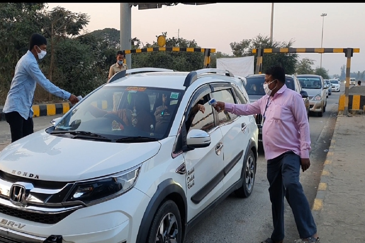 COVID-19: गुजरातमधून महाराष्ट्रात येणाऱ्या नागरिकांची तपासणी हा फक्त देखावाच?