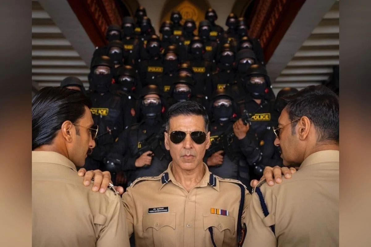 अक्षय कुमार सध्या बॉलिवूडमध्ये सर्वाधिक कमाई करतो. Forbs Highest Paid Actors 2020 च्या यादीत अक्षय जगातील सर्वाधिक कमाई करणारा सहावा अभिनेता म्हणून निवडला गेला. अक्षय कुमार सध्या बॉलिवूडमध्ये सर्वाधिक कमाई करतो. Forbs Highest Paid Actors 2020 च्या यादीत अक्षय जगातील सर्वाधिक कमाई करणारा सहावा अभिनेता म्हणून निवडला गेला.