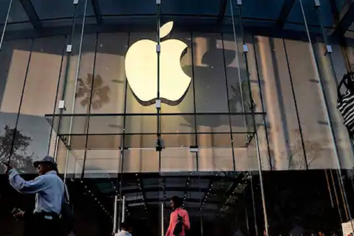 iPhone वॉटरप्रूफ असल्याचं सांगणं Apple ला पडलं महागात; भरावा लागणार 88 कोटींचा दंड