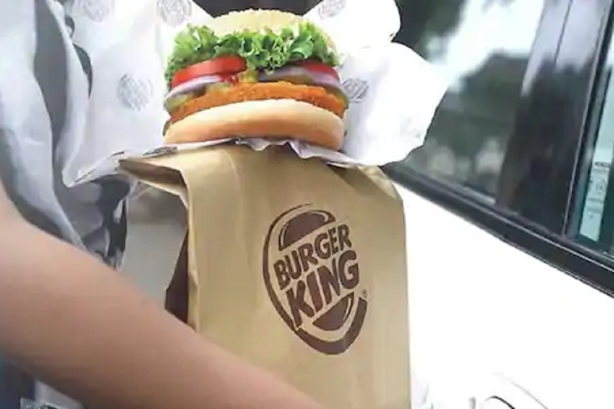 Burger King Sexist Tweet: 'बाईची जागा स्वयंपाकघरात!' बड्या अमेरिकन ब्रँडच्या म्हणण्याला नेटकऱ्यांनी धू धू धुतलं; शेवटी मागावी लागली माफी