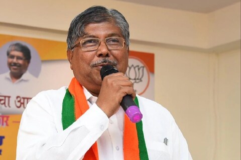 Chandrakant Patil on Shiv Sena leaders: शिवसेना आमदार संजय गायकवाड यांनी देवेंद्र फडणवीस यांच्यावर टीका केल्यानंतर आता भाजपचे प्रदेशाध्यक्ष चंद्रकांत पाटील यांनी जोरदार प्रत्युत्तर दिलं आहे.