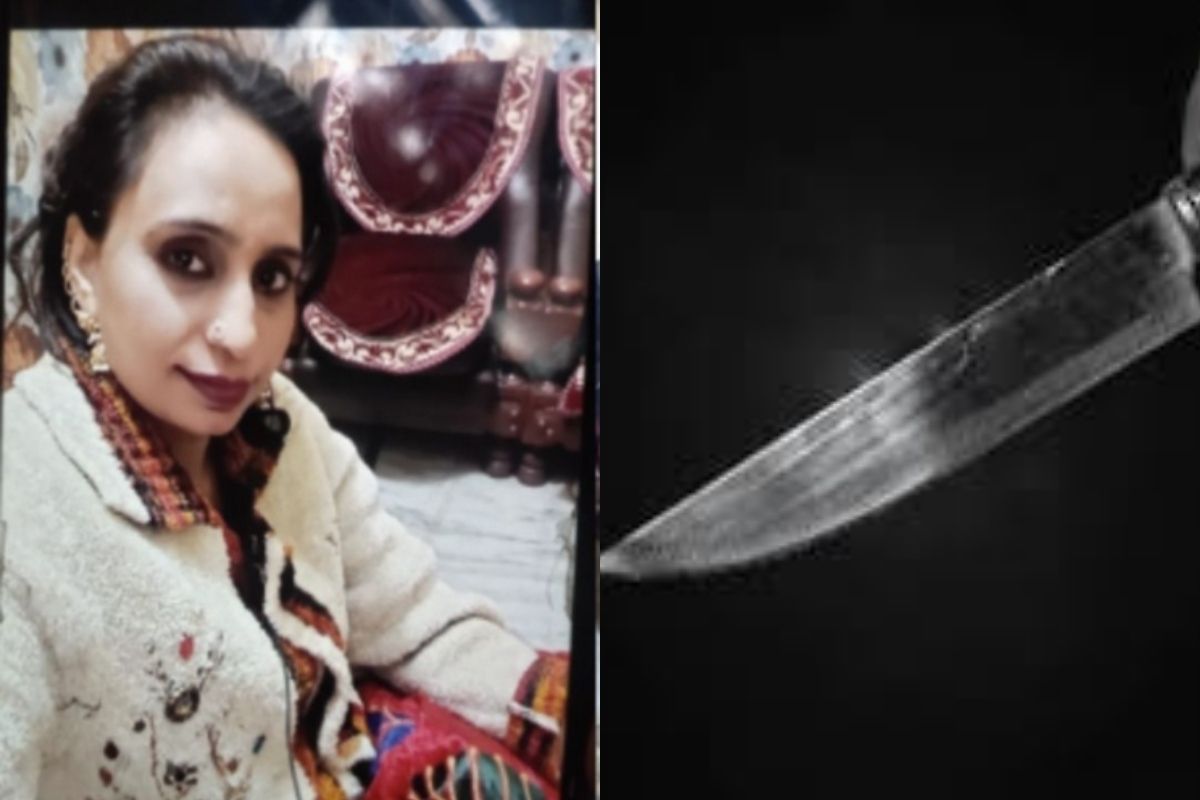 उत्तर प्रदेशातील मेरठमध्ये बुधवारी एक खळबळजनक घटना उघडकीस आली. आरोपी जावेदने अत्यंत क्रूरपणे एका महिलेची हत्या केली. नसगिस जोरजोरात ओरडत होती. मात्र जावेद तिच्या गळ्यावरुन सुरा फिरवित राहिला. शेवटच्या श्वासापर्यंत जावेदने नरगिसला सोडलं नाही. हा भयंकर प्रकार पाहून लहान मुलंही बेशुद्ध झाले. नरगिसच्या जमिनीवर रक्त सांडलं होतं. उत्तर प्रदेशातील मेरठमध्ये बुधवारी एक खळबळजनक घटना उघडकीस आली. आरोपी जावेदने अत्यंत क्रूरपणे एका महिलेची हत्या केली. नसगिस जोरजोरात ओरडत होती. मात्र जावेद तिच्या गळ्यावरुन सुरा फिरवित राहिला. शेवटच्या श्वासापर्यंत जावेदने नरगिसला सोडलं नाही. हा भयंकर प्रकार पाहून लहान मुलंही बेशुद्ध झाले. नरगिसच्या जमिनीवर रक्त सांडलं होतं.