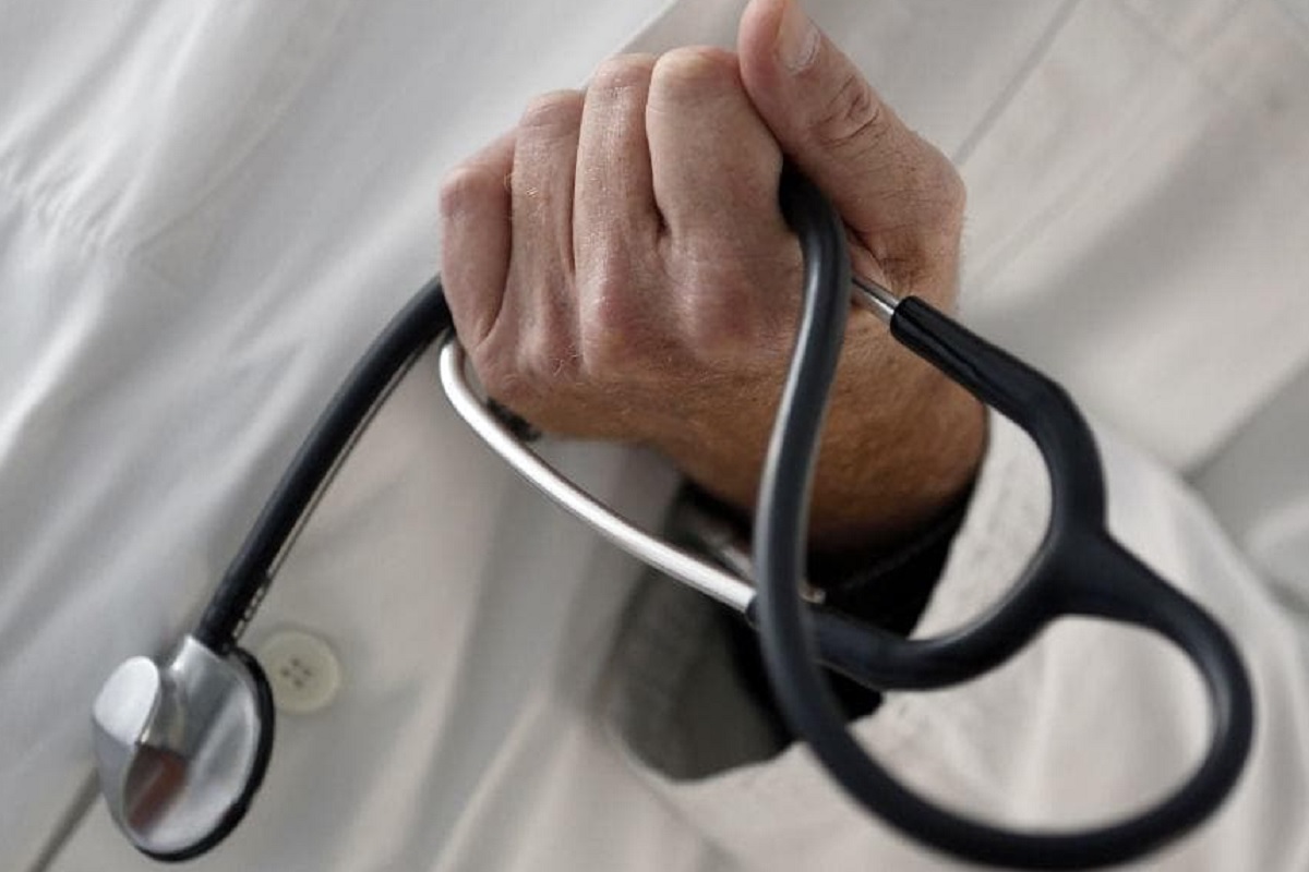 कोरोनाने बेजार महाराष्ट्रापुढे आणखी एक संकट, शासकीय डॉक्टर जाणार संपावर!