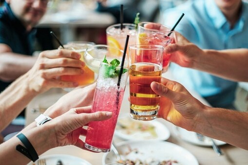 रोज सॉफ्ट ड्रिंक पिण्याने होईल शुक्राणुंची क्षमता कमी, गर्भ धारणेत येतील अडचणी
