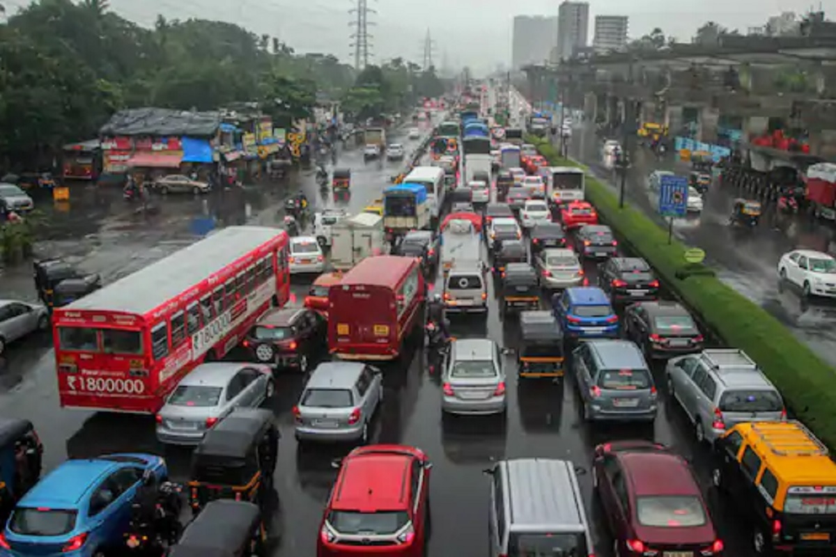 आजच जाणून घ्या कार, बाईकसंबंधी नवे 5 नियम; अन्यथा रद्द होईल ड्रायव्हिंग लायसन्स
