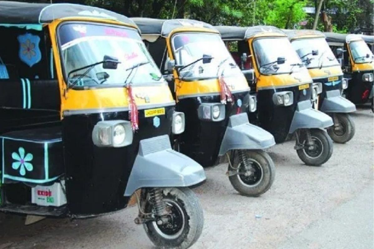 मुंबई विमानतळावर प्रवाशांची होणारी फसवणूक थांबणार; RTO ने घेतला महत्त्वपूर्ण निर्णय