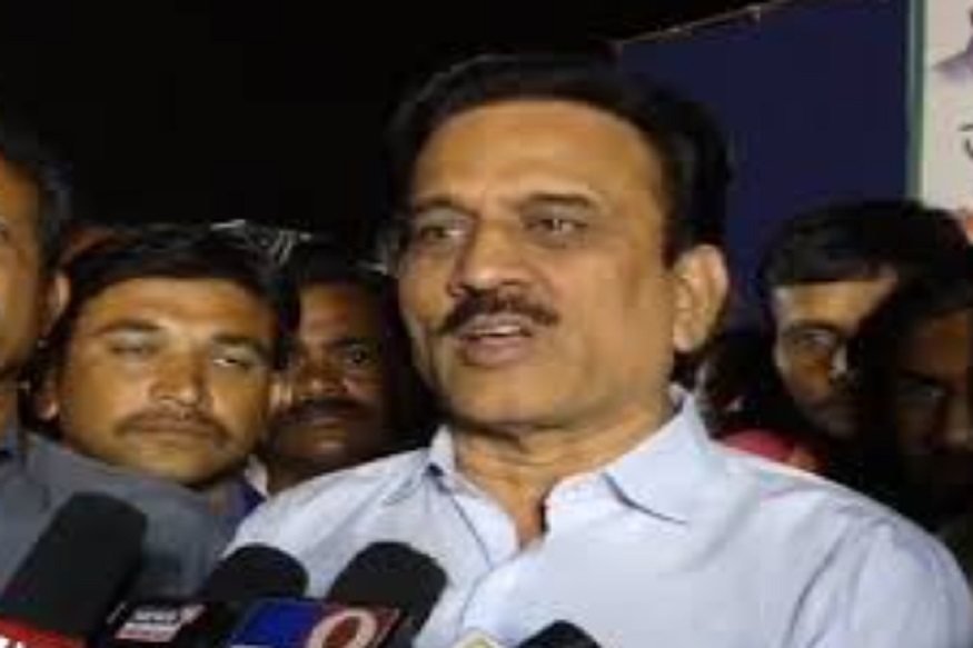 जळगाव : तक्रार दाखल करण्यात आल्यानंतर गिरीश महाजन यांनी खोडून काढले सर्व आरोप