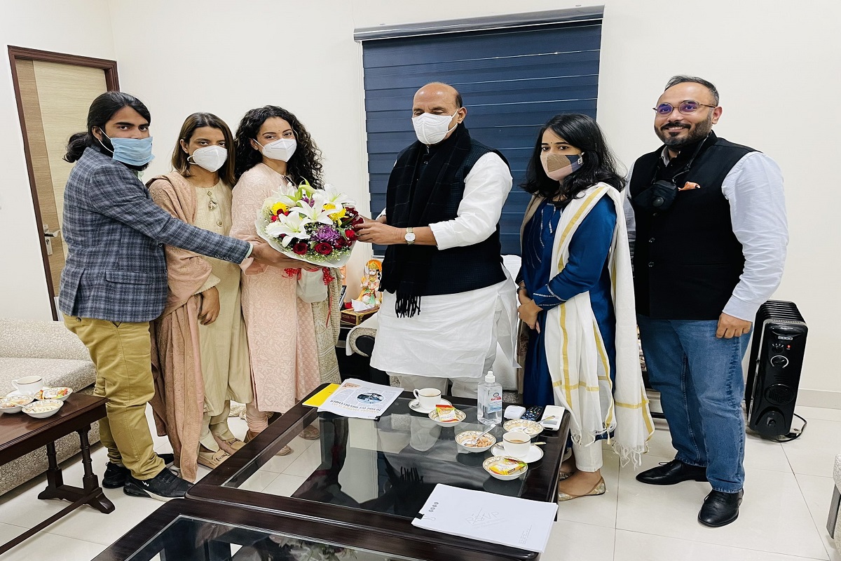 ...म्हणून कंगना रणौतने घेतली संरक्षणमंत्री राजनाथ सिंह यांची भेट