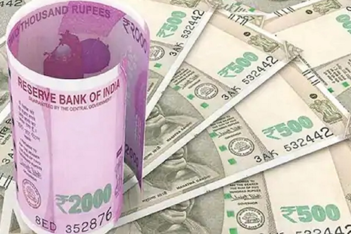 रुपयात मोठी घसरण; पाहा सर्वसामान्यांवर काय होणार परिणाम