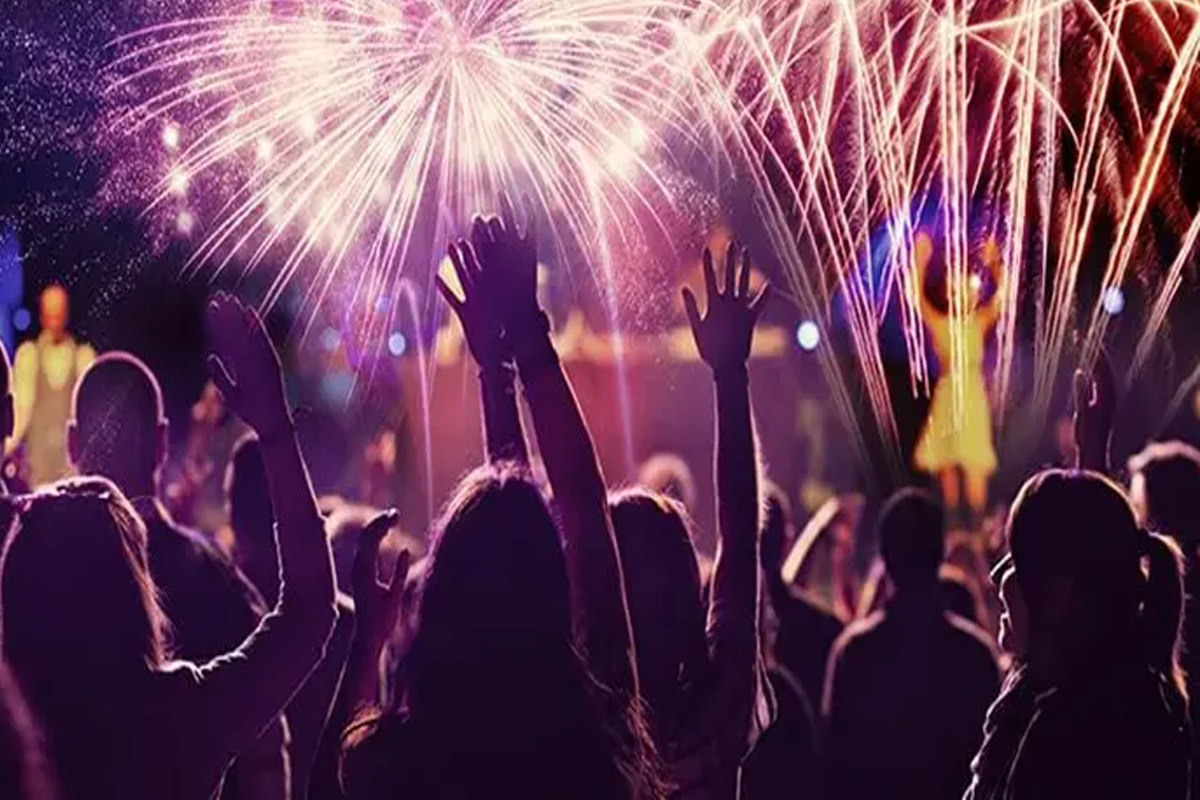 नववर्षाचं स्वागत घरीच करा! मुंबईत हॉटेल्सला रात्री 11 नंतर होम डिलिव्हरीला परवानगी