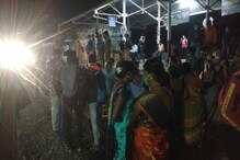 रेल्वे विभागाच्या निर्णयामुळे पालघरकर संतापले, भल्या पहाटे लोकल ट्रॅकवर उतरले रेल्वे विभागाच्या निर्णयामुळे पालघरकर संतापले, भल्या पहाटे लोकल ट्रॅकवर उतरले