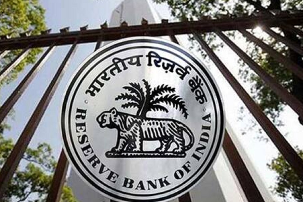 Bank Privatization चा सामान्य ग्राहकांना फायदा होणार की नाही? RBI ने आखली महत्त्वाची योजना