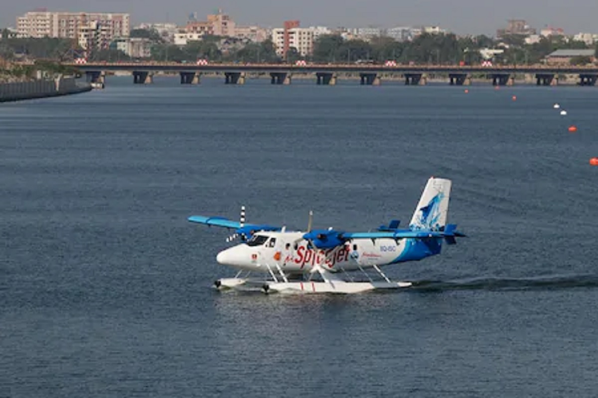 भारतातील पहिल्या सी-प्लेन सेवेसाठी उद्यापासून बुकिंग सुरू; किती असेल seaplane चं भाडं