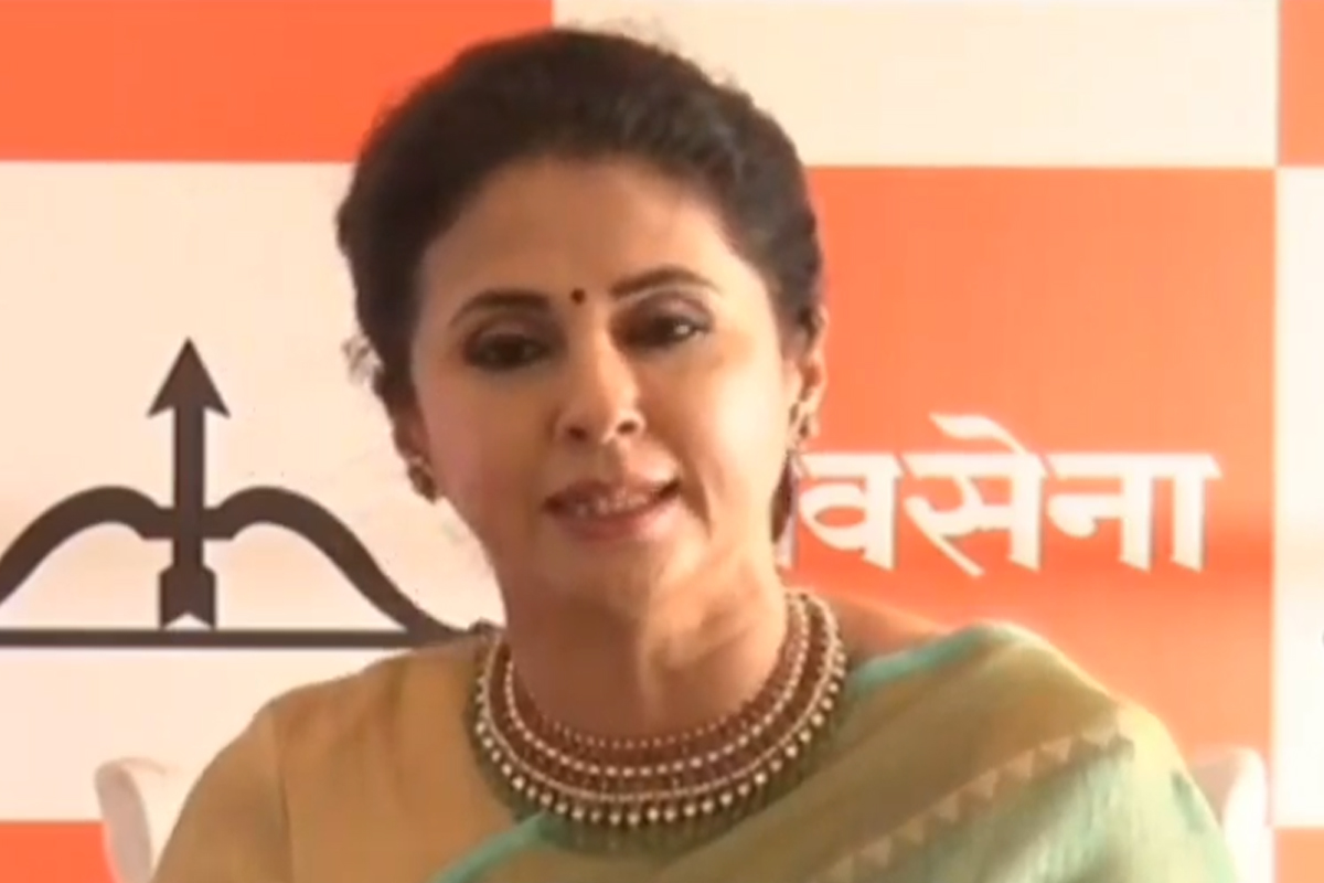 उर्मिला मातोंडकर यांच्या 'या' प्रकरणाची मुंबई पोलिसांकडून दखल, FIR दाखल