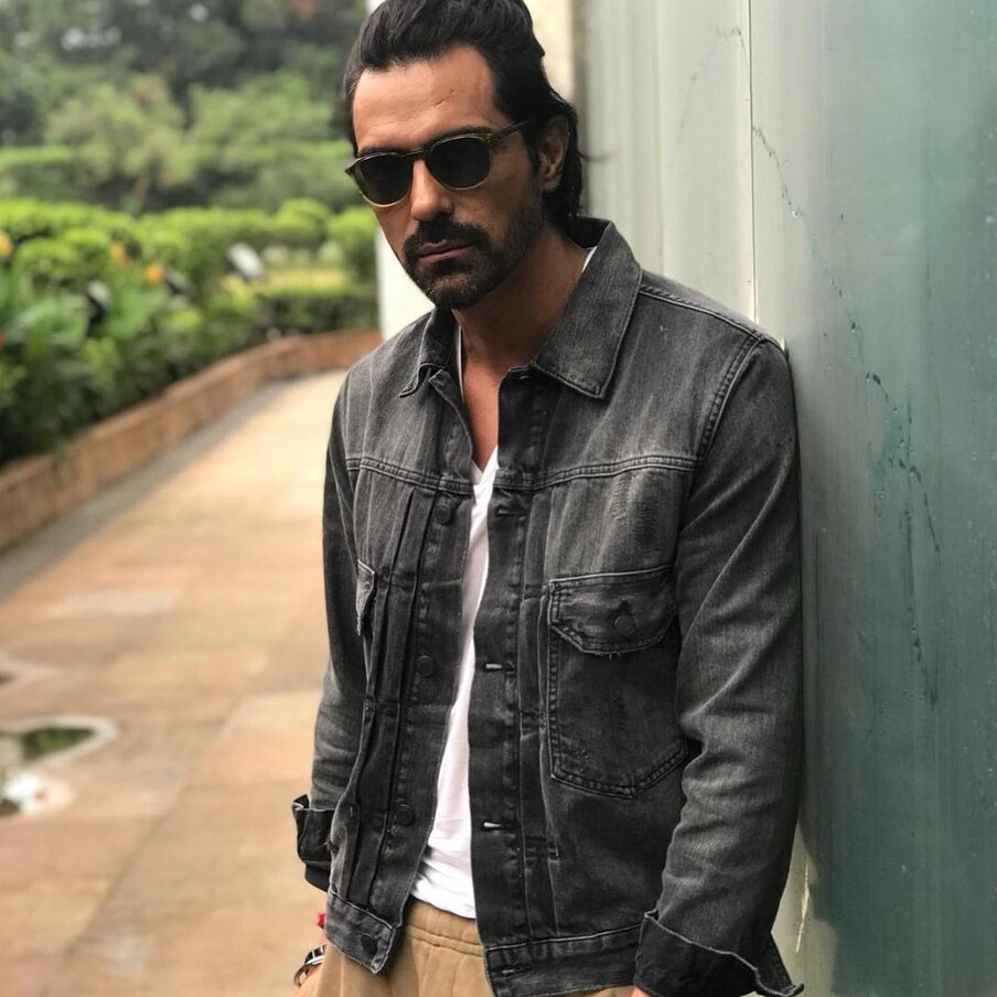 मित्रांबाबत अर्जुन म्हणतो की, जुने आणि नवे अनेकजण गायब झाले. जे गायब झाले त्यांचे आभार आणि जे थांबले ...मी तुमच्यासोबत जुनं होऊ इच्छितो. (Photo Credit- @rampal72/Instagram)