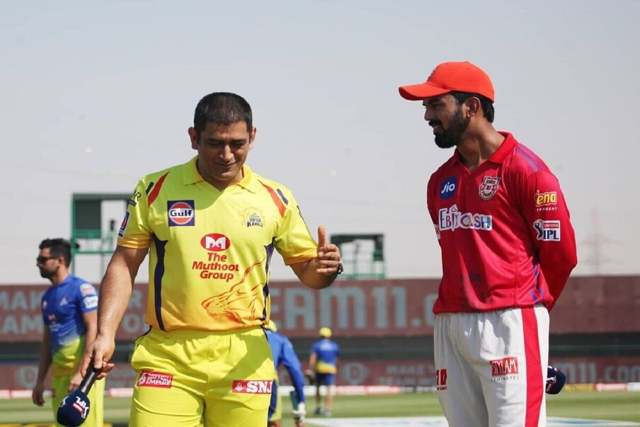 धोनीने चेन्नईसोबत 15 कोटी रुपयांचा करार केला आहे. आतापर्यंत आयपीएलमधून धोनीने 137.80 कोटी रुपये कमावले आहेत. आयपीएलच्या या मोसमात चेन्नईची टीम धोनीला 15 कोटी रुपये देईल, त्यामुळे धोनीची एकूण कमाई 150 कोटी होईल. (Photo- CSK)