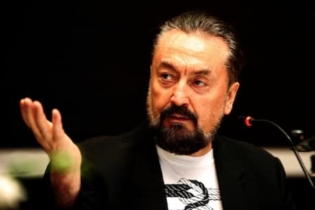 बाबो! या धार्मिक नेत्याच्या आहेत 1000 गर्लफ्रेंड, आता 1075 वर्ष खावी लागणार तुरुंगाची हवा