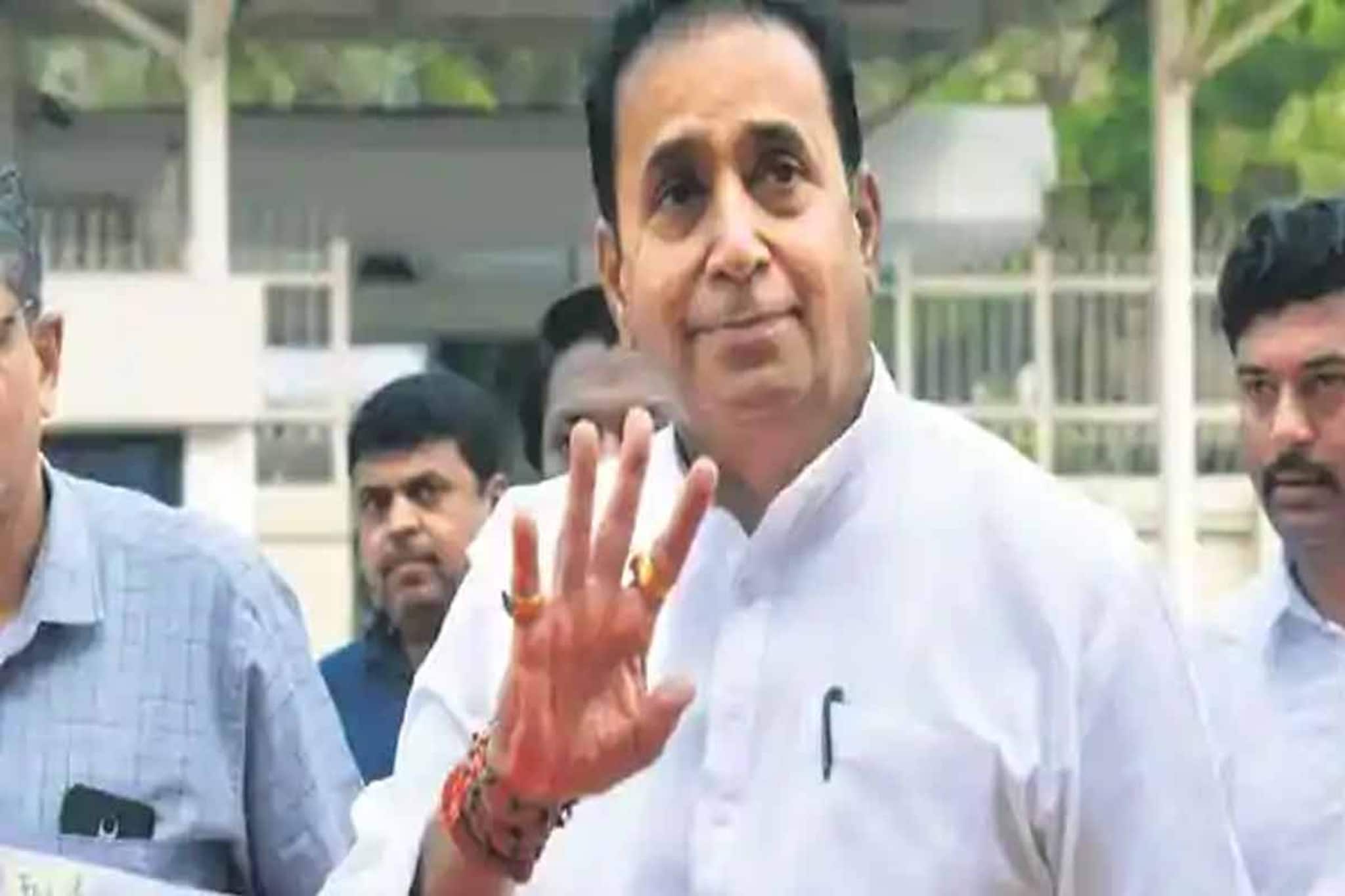 अनिल देशमुखांचं वर्चस्व कायम, 17 पैकी 16 ग्रामपंचायतीवर राष्ट्रवादीचा झेंडा