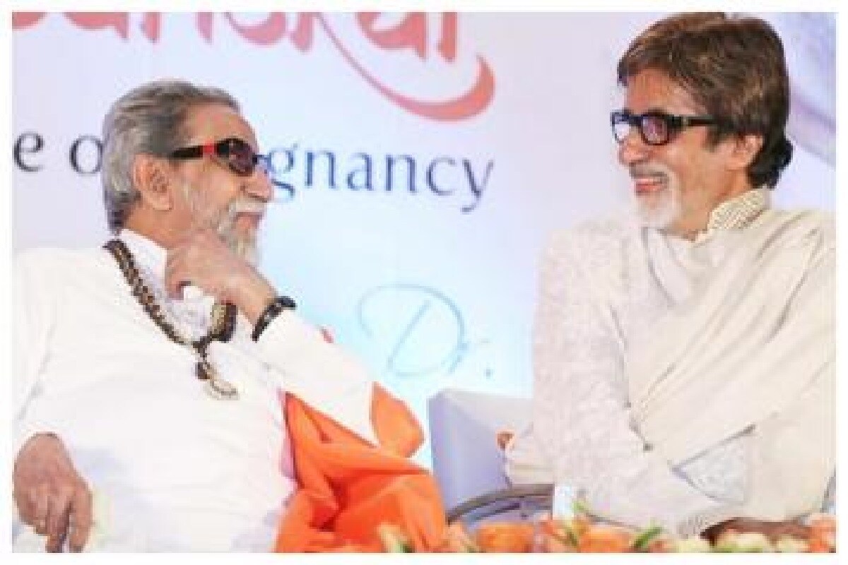 बाळासाहेबांचे अमिताभ बच्चन ह्यांचाशी अगदी जवळचे सबंध होते. आज मी बाळासाहेबांमुळेच जिवंत आहे असं बच्चन आवर्जून सांगत असतात. बाळासाहेबांचे अमिताभ बच्चन ह्यांचाशी अगदी जवळचे सबंध होते. आज मी बाळासाहेबांमुळेच जिवंत आहे असं बच्चन आवर्जून सांगत असतात.